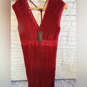 NWT Romeo + Juliet Classic Ruby Red Pleated Formal Evening Chic Midi Dress Small